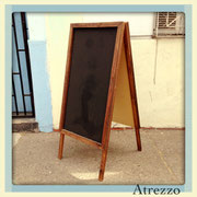 PIZARRA PALOMA  (DOBLE CARA) MADERA  / REF: VAR- 046 / 1 unidad / Medidas: 1,35 x 60 cms. ancho / Arriendo: $ 15.000 / Garantía: $ 40.000