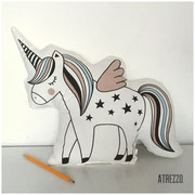 COJIN FIGURA UNICORNIO / 1 unidad / Arriendo: $ 4.000  / Garantía: $ 15.000 