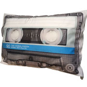 ALMOHADON DISEÑO CASSETTE / 50X70 CMS / ARRIENDO: $8.000 / GARANTIA: $35.000