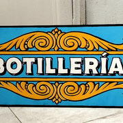 CARTEL MADERA PINTADO "BOTILLERIA" / MEDIDAS: 90X38 CMS / ARRIENDO: $15.000 / GARANTÍA: $45.000