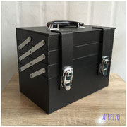 MALETA MAQUILLAJE NEGRA CUERINA (VACÍA) / Arriendo: $ 8.000  / Garantía: $ 30.000 