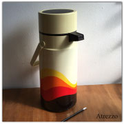TERMO GRANDE VINTAGE BEIGE CON RAYAS / REF: Coc-103 / 1 unidad / Arriendo: $ 10.000 / Garantía: $ 30.000