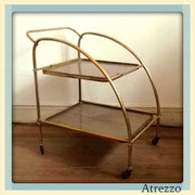 CARRO LICORERA BRONCE CON RUEDAS / (REF: MUE-063) 1 UNIDAD / ARRIENDO: $25.000 / GARANTIA: $90.000 
