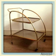 CARRO LICORERA BRONCE CON RUEDAS / (REF: MUE-063) 1 UNIDAD / ARRIENDO: $25.000 / GARANTIA: $90.000 