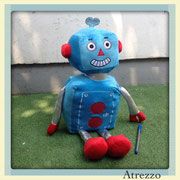 Peluche ROBOT GRANDE /  40 cms./ 1 unidad / Arriendo: $ 5.000 / Garantía: $ 15.000