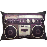 ALMOHADON DISEÑO BOOMBOX/ 50X70 CMS / ARRIENDO: $8.000 / GARANTIA: $35.000 