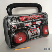 RADIO BOOMBOX INFLABLE DECO / MEDIDAS: 61X48 CMS / ARRIENDO: $7.000 / GARANTÍA: $20.000