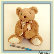 Peluche Oso capucchino / REF: - N /  30 cms./ 1 unidad / Arriendo: $ 3.000  / Garantía: $ 10.000  