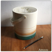 HIELERA VINTAGE RAYAS / REF: COC-108 / 1 unidad / Arriendo: $ 8.000 / Garantía: $20.000