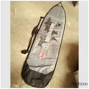 Bolso Plateado tabla Surf / Arriendo: $5.000 / Garantía: $20.000