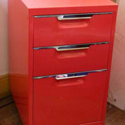 CAJONERA METAL ROJA / REF: MUE-042 / Medidas: 40 cms. ancho x 70 cms. alto y 50 cms. fondo/ 1 Unidad / Arriendo: $ 18.000 / Garantía: $ 50.000 