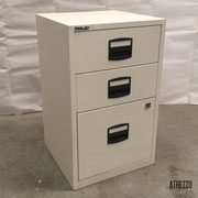 CAJONERA KARDEX BAJO METAL BLANCO / MEDIDAS: ALTO 67 CMS. ANCHO 41 CMS. FONDO 40 CMS/ ARRIENDO: 30.000 / GARANTIA: 120.000