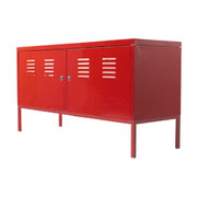 MUEBLE APARADOR METAL ROJO / REF: MUE-009 / Medidas: Ancho: 119 cm fondo: 40 cm Altura: 63 cm/ 1 UNIDAD / ARRIENDO: $ 35.000. / VALOR GARANTIA: $ 150.000.