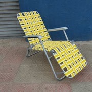REPOSERA METAL TRENZADA AMARILLO BLANCO / 1 UNIDAD /ARRIENDO: $20.000 / GARANTIA: $65.000