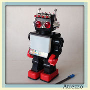 ROBOT RETRO PANTALLA / ARRIENDO: $15.000 / GARANTIA: $40.000