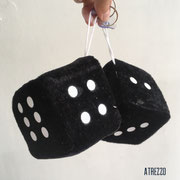 DADOS PELUCHE GRANDES DECO AUTO / 9X9 CMS / ARRIENDO: $6.000 EL PAR / GARANTIA: $15.000 CADA PAR
