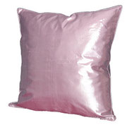 Cojín plata Rosado/ REF: TEX- 004/ 40 X 40 CMS./ 1 unidad / Arriendo: $ 3.000 / Garantía: $ 15.000