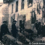 Tanneurs au travail à la Tannerie Moisset (Eymoutiers) vers 1903. Merci à l'association Cercle Historique Pelaud pour la transmission de cette photo d'archives !