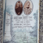 Plaque funéraire de 2 frères Morts pour la France- Cimetière de Neuvic-Entier