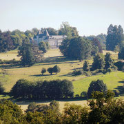 ... le château de Brignac (Royères) : merci à leurs propriétaires, M. et Mme Tandeau de Marsac, d'avoir accueilli les élèves lors de la visite du 11/06/2021...