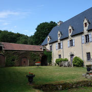 Le château de la Font Macaire à Eymoutiers, où se trouve l'annexe de la librairie Vignes.