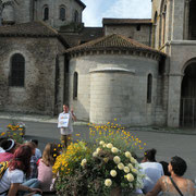 Visite de Saint-Léonard-de-Noblat : histoire et lecture architecturale de la collégiale, à l'aide d'un plan, depuis l'extérieur