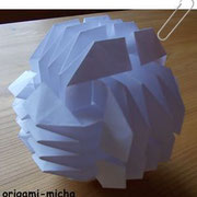 Modular ball/Autor:Fumiyaki Kawahata/Faltarbeit:Origami-Micha