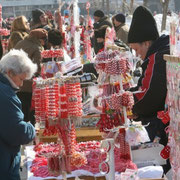 Weniger traditionel, dennoch sehr schön: Markt für Martenizi in Bulgarien