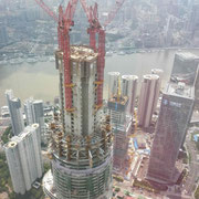 Hier entsteht der neue Shanghai Tower. Dieser wird noch ca. 150 m höher als das World Financial Center. Somit ist es nach Fertigstellung das grösste Gebäude Asiens.