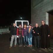 Giancarlo e Susanna fratelli di sr. Giacinta, Anna, Laura e don Franco il parroco di S. Giovanni.