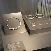 Frühlaténezeitliche Grabbeigaben (Ausstellung RPKa) © Foto Pflüger