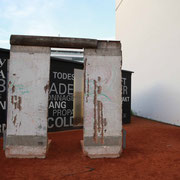 Mauerrest beim Checkpoint Charlie