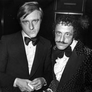 Emil und Alfredo, 1980. Das Bild zeigt die beiden Künstler Emil und Alfredo in jüngeren Jahren. Emil trat mit „E wie Emil“, Alfredo mit der Schlagzeugnummer „Granada“ auf. Foto: Josef Ritler.