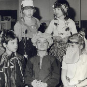 Fasching 1987 (als kleiner Muck ganz stolz zwischen Conny und Liane)