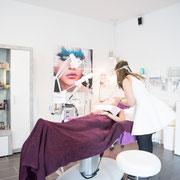 Moderner Behandlungsraum im Kosmetikstudio Dubai Beauty