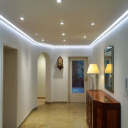Decke in Flur - nachher, mit Lichtvoute