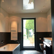 Lackspanndecke weiß in Badezimmer