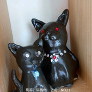 陶器　子猫二匹　ブルー・花の飾り