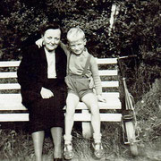 Oma und Enkel Peter