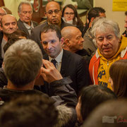 Bain de foule de Benoît Hamon. Ici une réponse. Théâtre Fémina, Bordeaux. #benoithamon2017