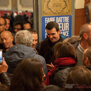 1 Je smartphone, tu smartphone, etc. Bain de foule de Benoît Hamon. Théâtre Fémina, Bordeaux. #benoithamon2017