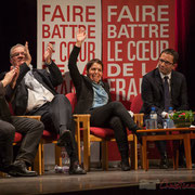  3 Les interventions sont entrecoupées d'infographies réalisées par les Jeunes Socialistes de Benoît Hamon.