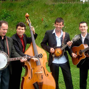 LES BLUEGRASS BURGER : Claude ROSSAT (banjo), Thierry REOCREUX (contrebasse), David HERZHAFT (Guitarte).
