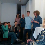 Vernissage Sasha Pichuskhin in der Galerie SEHR, mit Sasha Pichushkin und Ellen Roß (rechts)