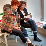 Vernissage Sasha Pichuskhin in der Galerie SEHR, mit Monika Knobling (rechts)