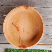 Birnenholzschale mit Kern