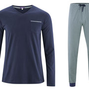 Pyjama Colin in 100% bio-katoen tricot, marineblauw/groen, Living Crafts, beschikbaar in de maten S, M en L, prijs: 49,99 €