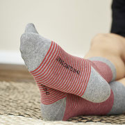 Sokken Arni, grijs/rood gestreept, Living Crafts