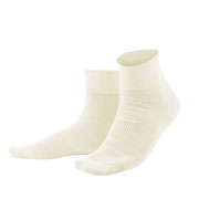 Sokken in 100% bio-katoen, naturel, Living Crafts, beschikbaar in de maten 35-36, 37-38, 39-40, 41-42, 43-44 en 45-46, prijs: 6,99 €