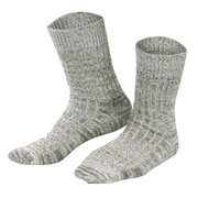 Noorse sokken Jean in 50% bio-katoen en 48% bio-wol met 2% elastaan, olijfgroen mouliné, Living Crafts, beschikbaar in de maten 35-38, 39-42 en 43-46, prijs: 19,99 €